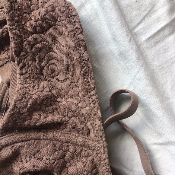 Wacoal Halo Lace Underwire Bra in Mocha/Cappuccino - Picture 7 of 10